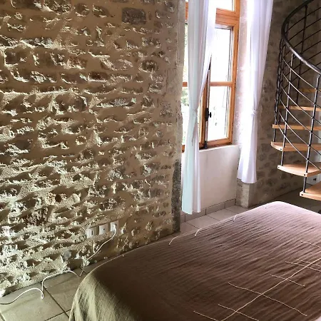 Chapelle En Soie 3* Taulignan