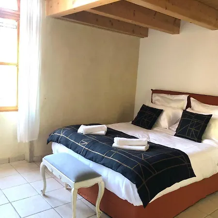 Chapelle En Soie Guest house